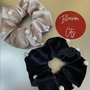 Pearl Velvet Scrunchies